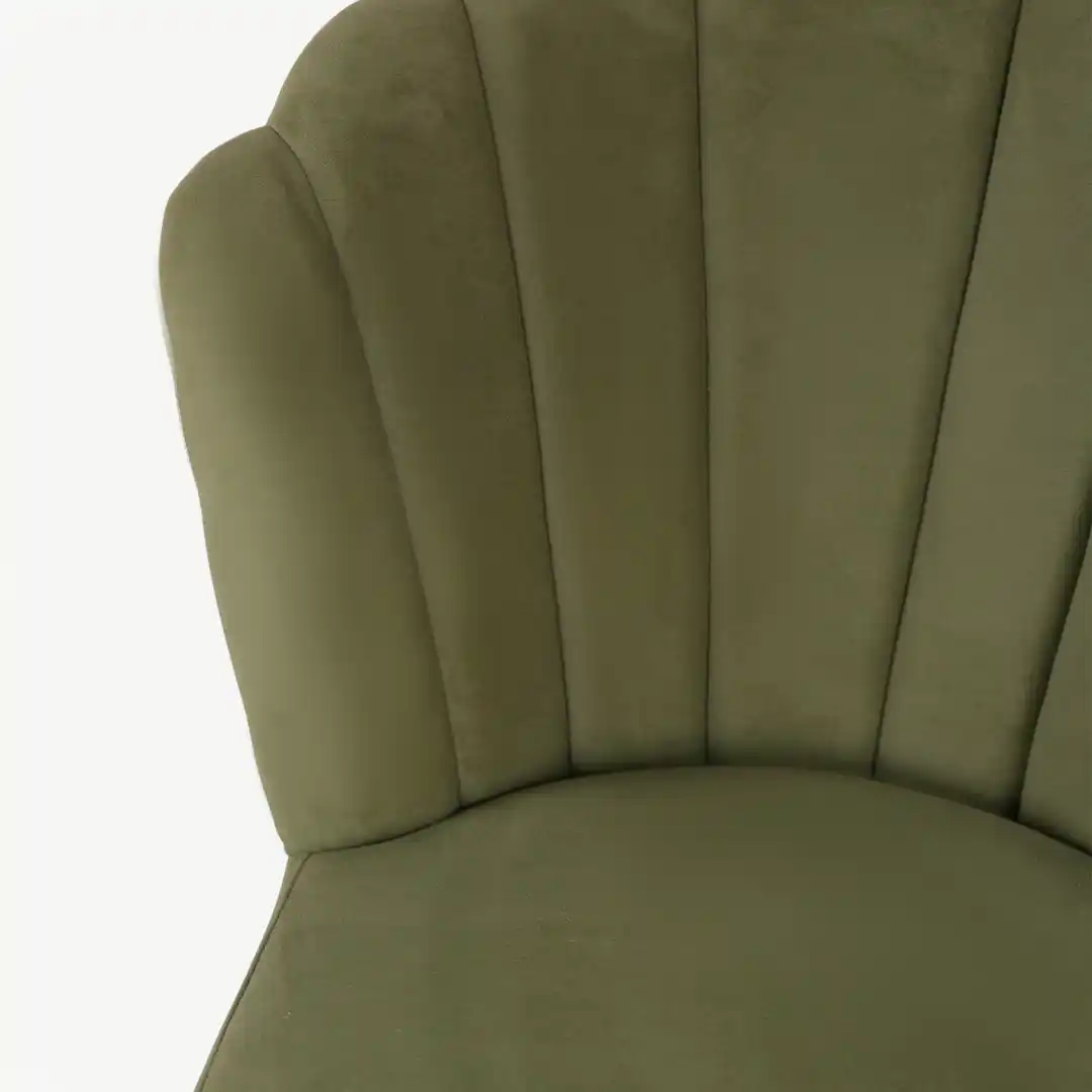 High-Quality Shell-Design Velvet Accent Chair with 90 cm Height and Golden Legs - Image 4