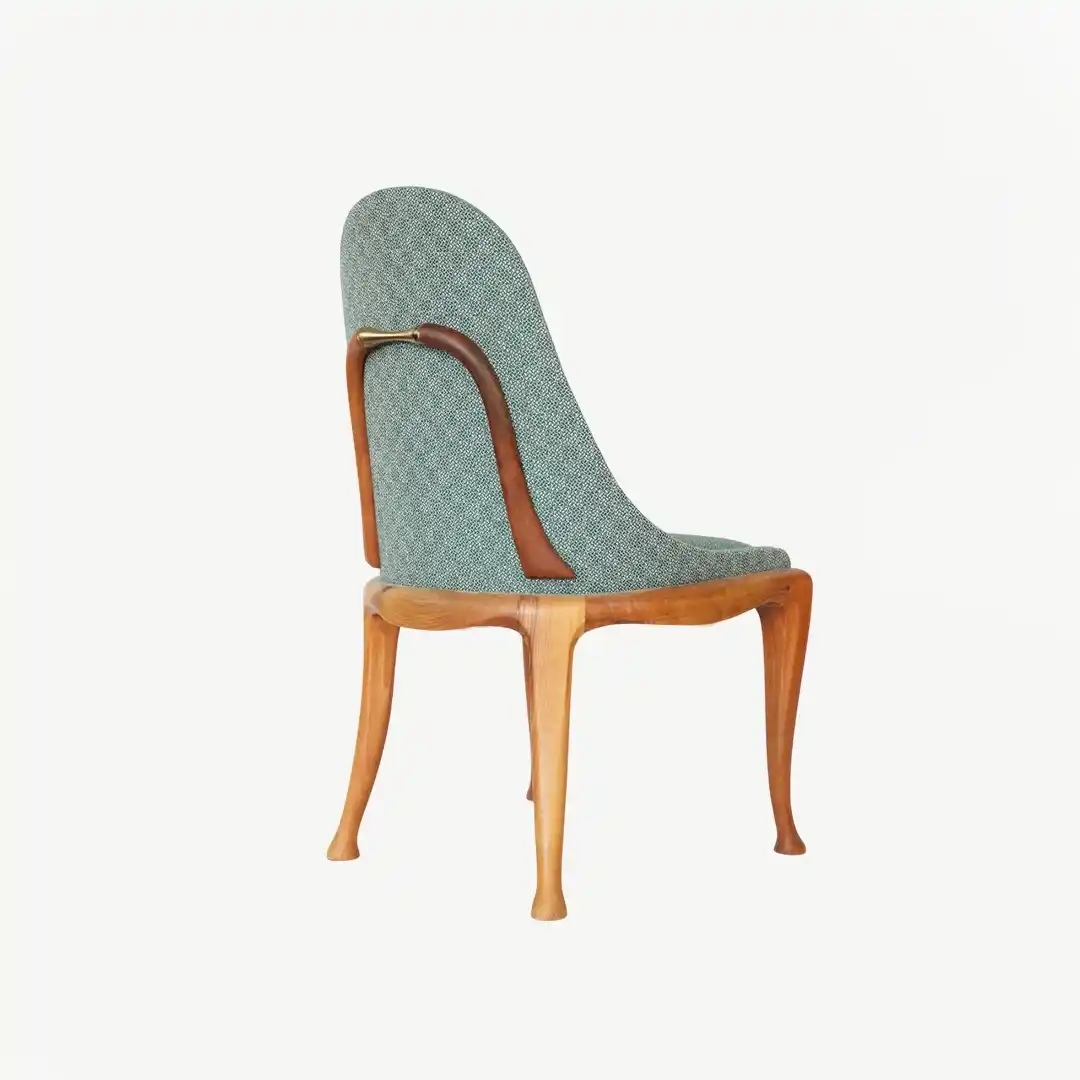 High-Quality Patterned Accent Chair with 87 cm Height and Sculpted Wooden Legs - Image 7